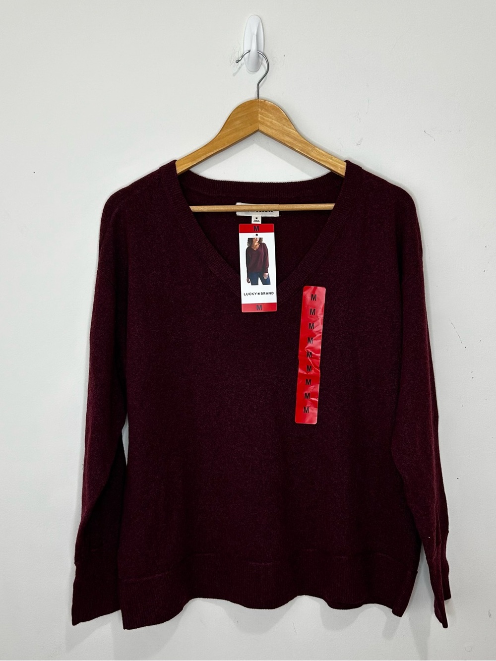Lucky Brand Women’s Sweater M Maroon Solid Knit Long Sleeves V Neck Pullover